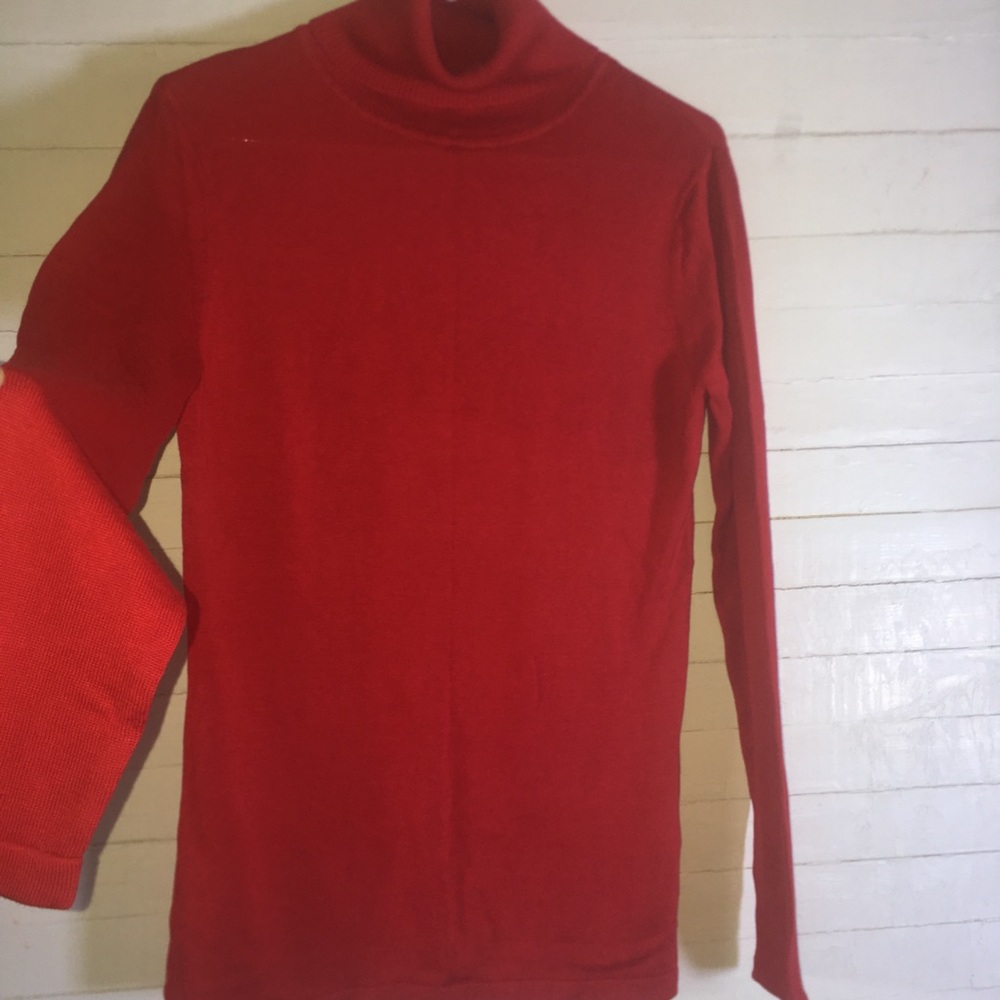 Like New TravelSmith Turtleneck Red Ribbed Knit